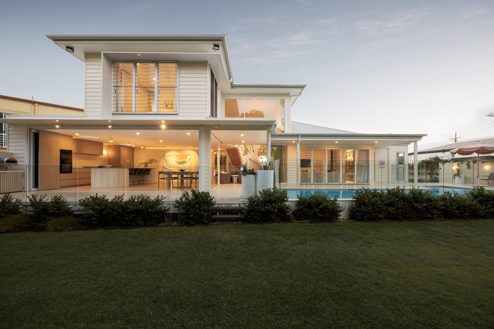 Oceanic House: Beachside Perfection