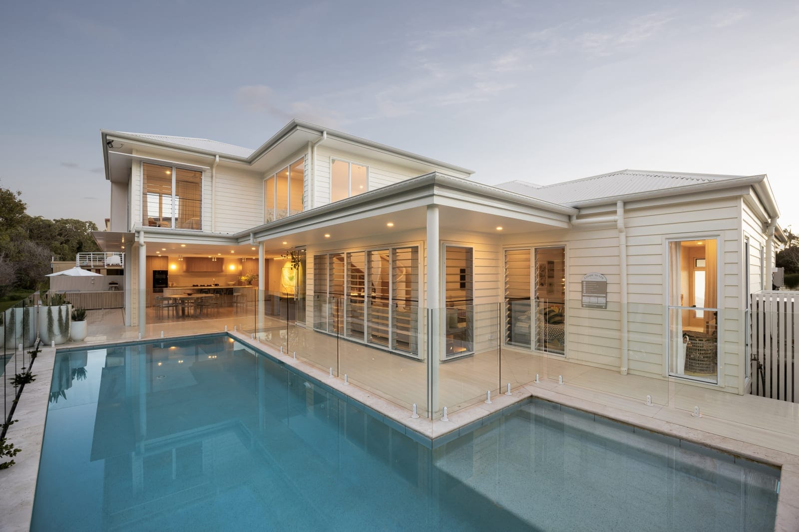 Oceanic House: Beachside Perfection