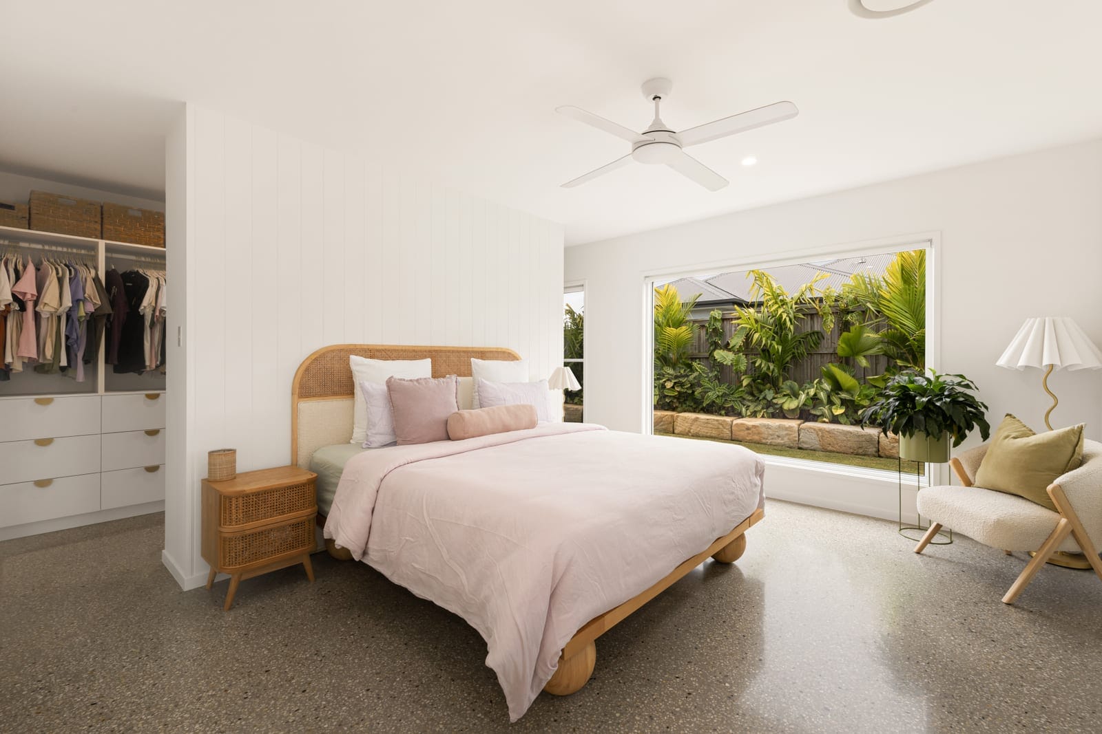 Effortless Contemporary Living with a Few Unexpected Luxuries