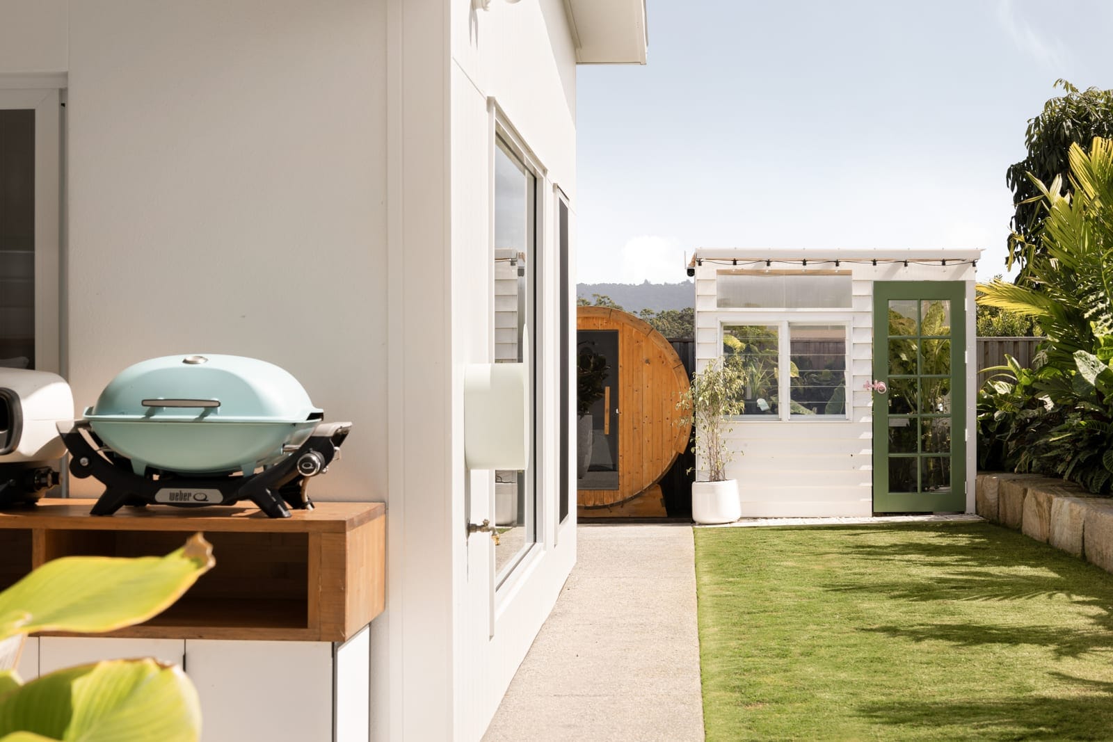 Effortless Contemporary Living with a Few Unexpected Luxuries