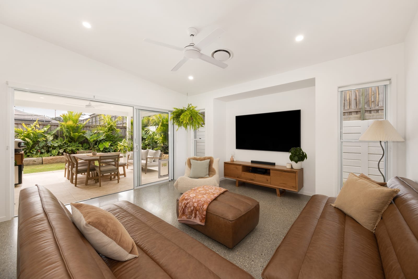 Effortless Contemporary Living with a Few Unexpected Luxuries