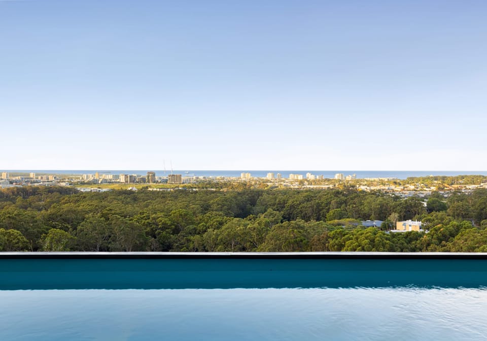 Uninterrupted 180° Panoramic Ocean-to-Hinterland Views