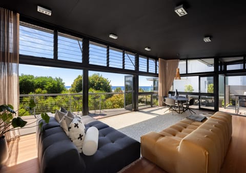 Hilltop Magnificence: Architect Designed, Ocean Views, 1234m2 Double Block!