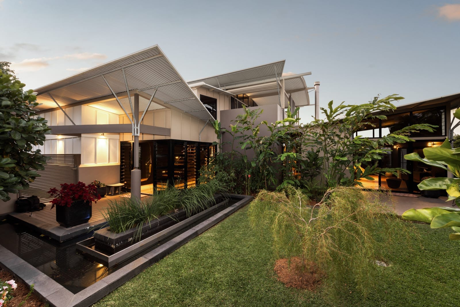 Hilltop Magnificence: Architect Designed, Ocean Views, 1234m2 Double Block!