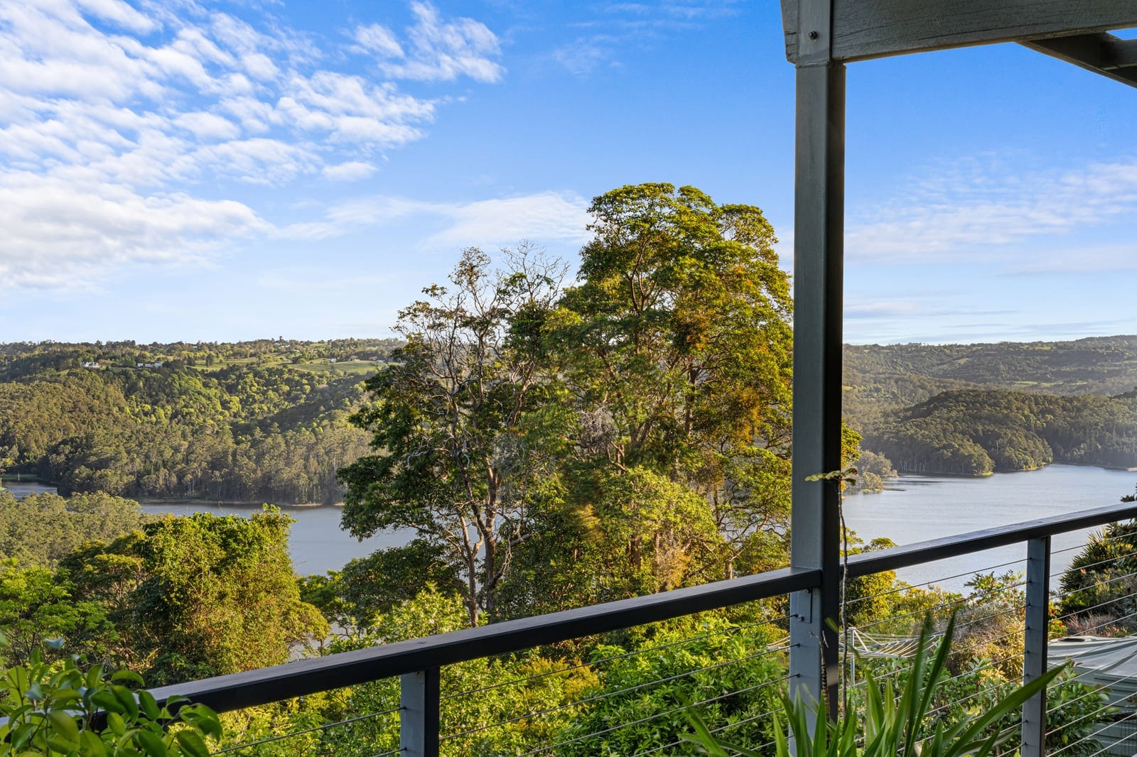 RIDGELINE LIVING WITH VIEWS THAT STOP YOU IN YOUR TRACKS