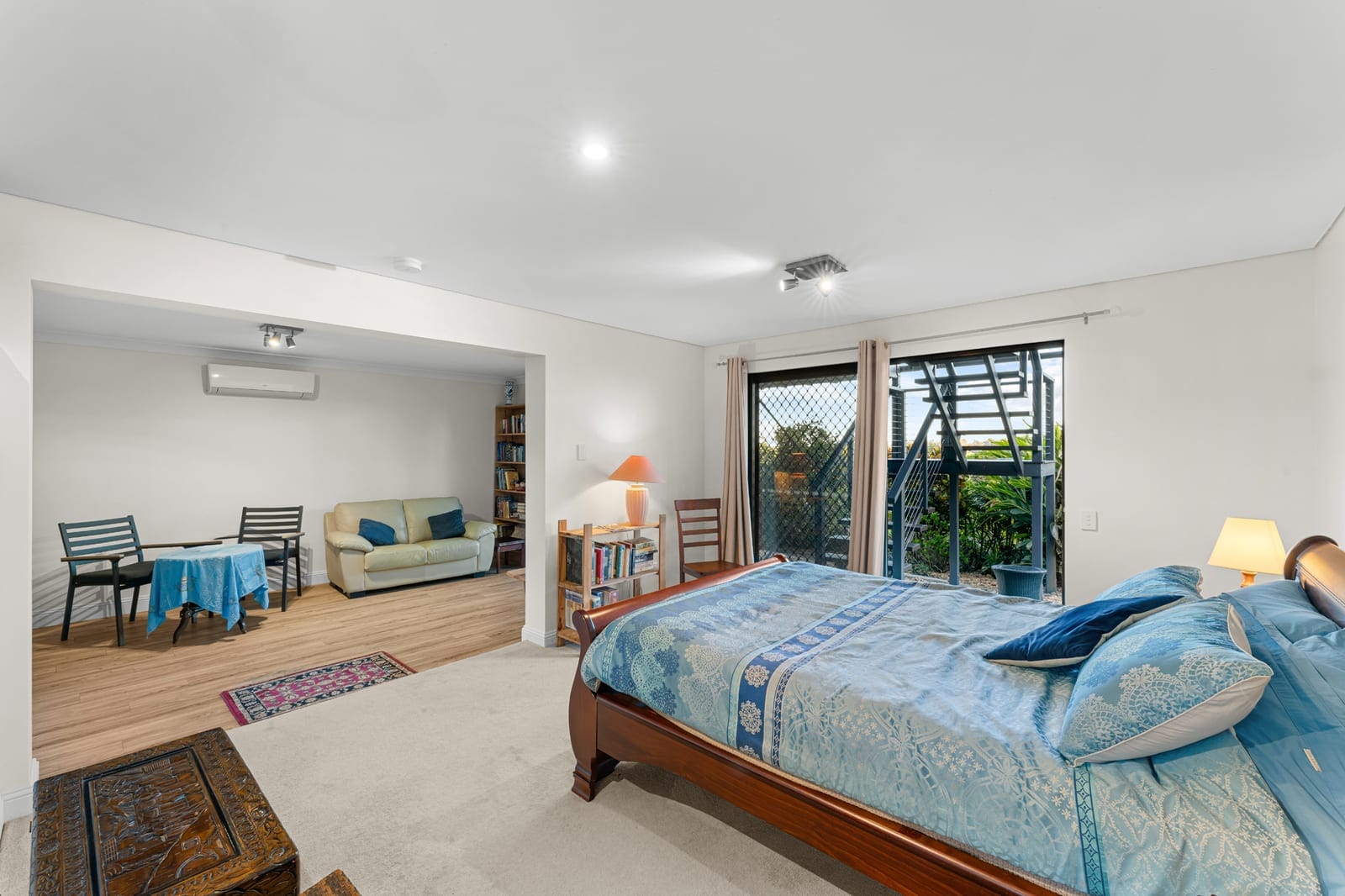 RIDGELINE LIVING WITH VIEWS THAT STOP YOU IN YOUR TRACKS