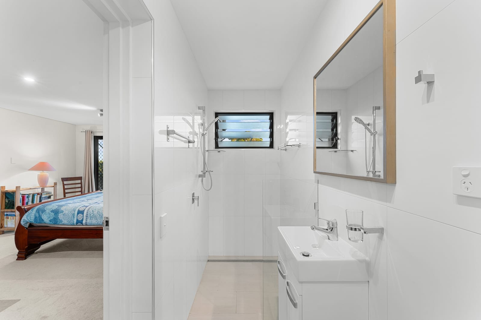 RIDGELINE LIVING WITH VIEWS THAT STOP YOU IN YOUR TRACKS
