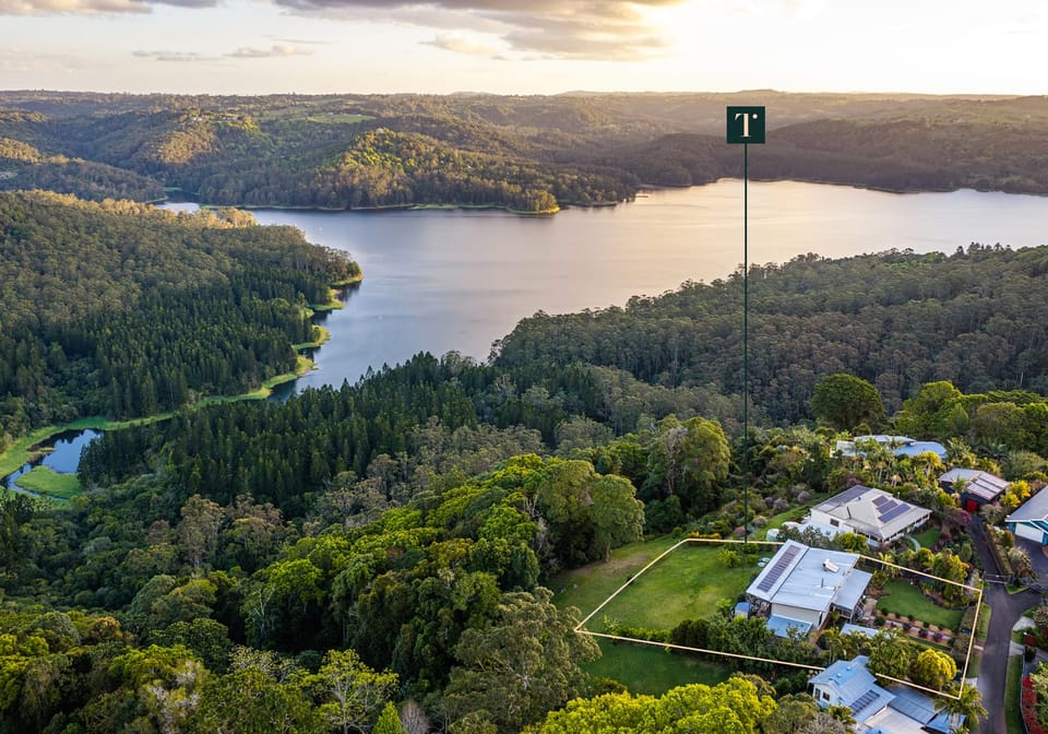 RIDGELINE LIVING WITH VIEWS THAT STOP YOU IN YOUR TRACKS