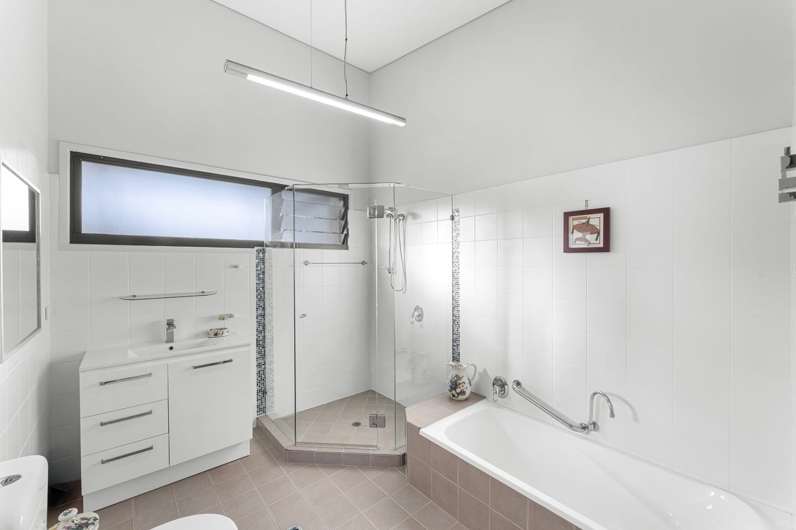 RIDGELINE LIVING WITH VIEWS THAT STOP YOU IN YOUR TRACKS