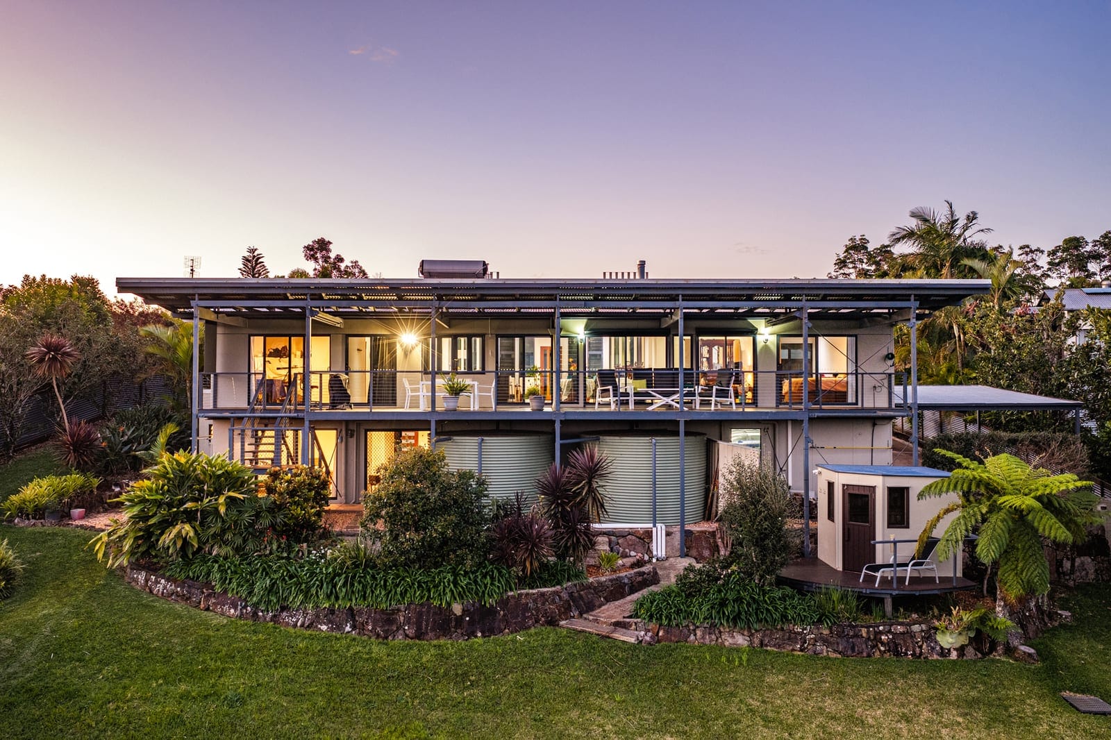 RIDGELINE LIVING WITH VIEWS THAT STOP YOU IN YOUR TRACKS