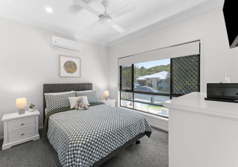 Elevated Bli Bli Living with a View