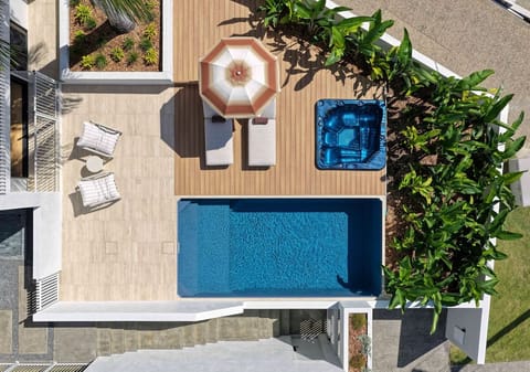 Stunning Commercial-Grade Build: Luxury Designer Living