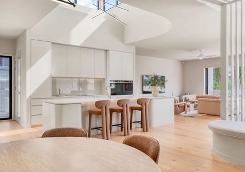 Stunning Commercial-Grade Build: Luxury Designer Living