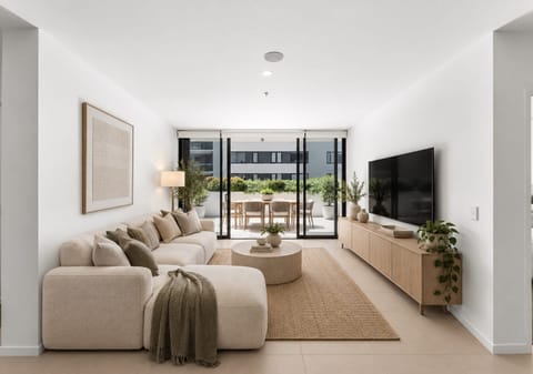 Modern Coastal Comfort with an Outdoor Terrace Built for Entertaining