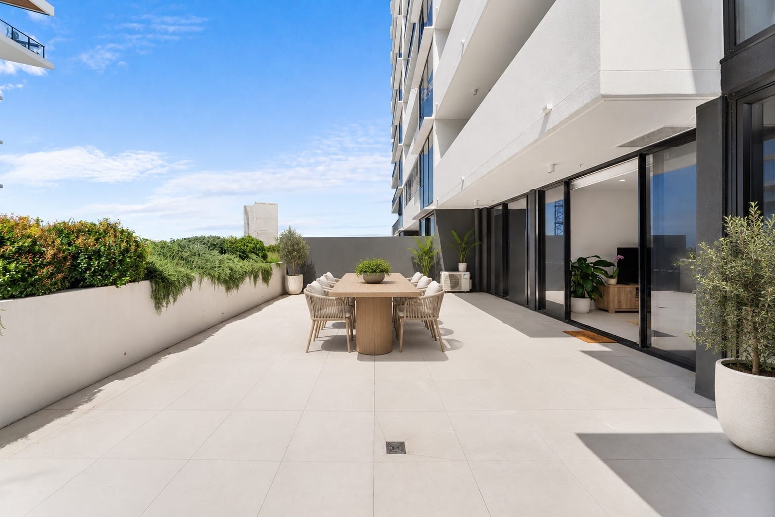 Modern Coastal Comfort with an Outdoor Terrace Built for Entertaining