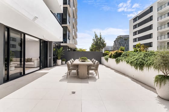 Modern Coastal Comfort with an Outdoor Terrace Built for Entertaining