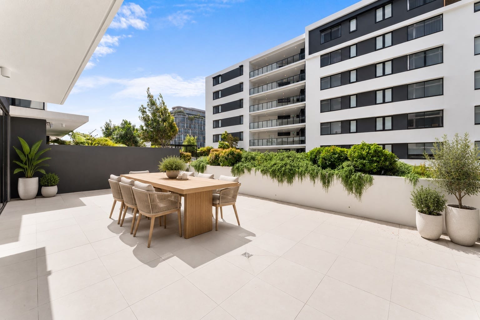 Modern Coastal Comfort with an Outdoor Terrace Built for Entertaining