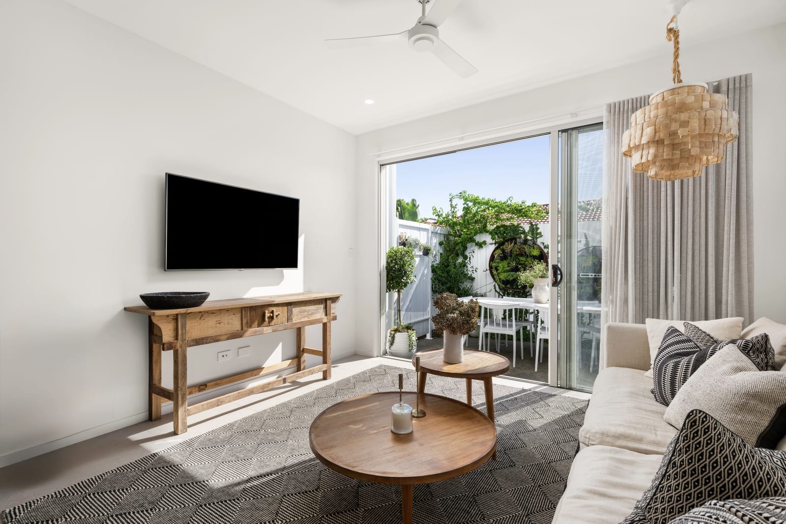 Lifestyle, Luxury, Location: Boutique Complex in River Precinct