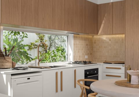 Lifestyle, Luxury, Location: Boutique Complex in River Precinct