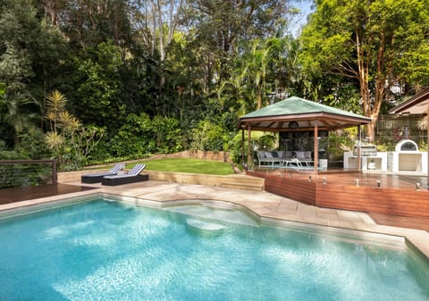 Your Private Buderim Escape with a Hinterland Backdrop