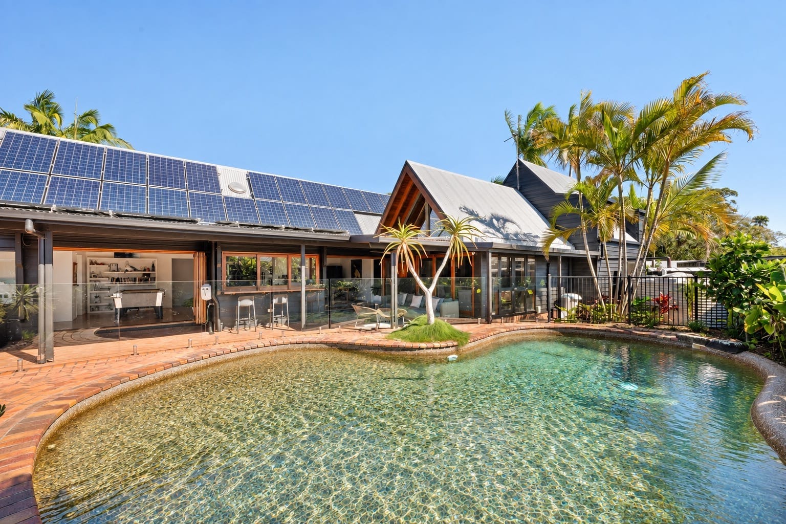 A Tropical Retreat with Character, Space and Flexibility