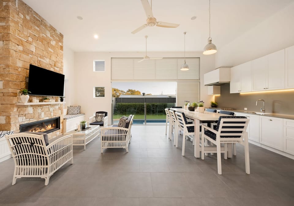 Bespoke by Design: Sophisticated Beachside Living