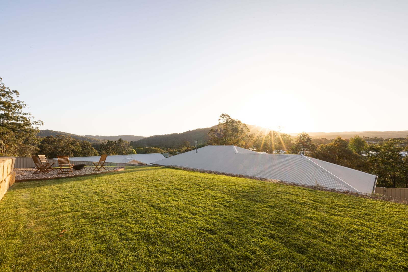 Elevated Hinterland Living - Views, Space & Serenity