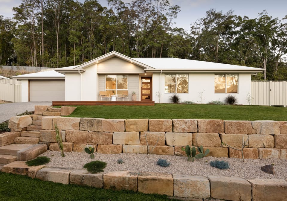 Elevated Hinterland Living - Views, Space & Serenity