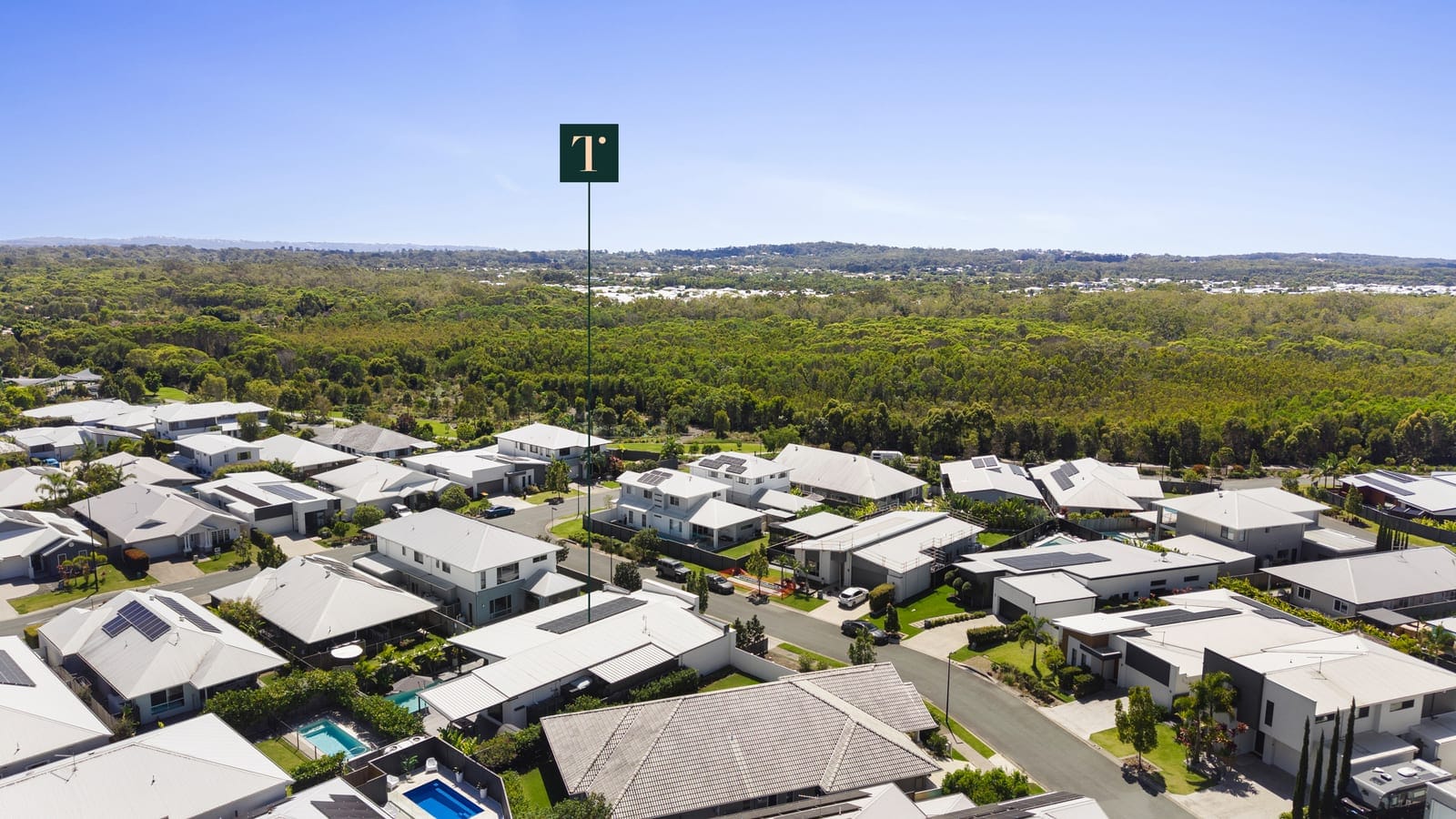 Resort-Inspired Family Living with Space to Spare
