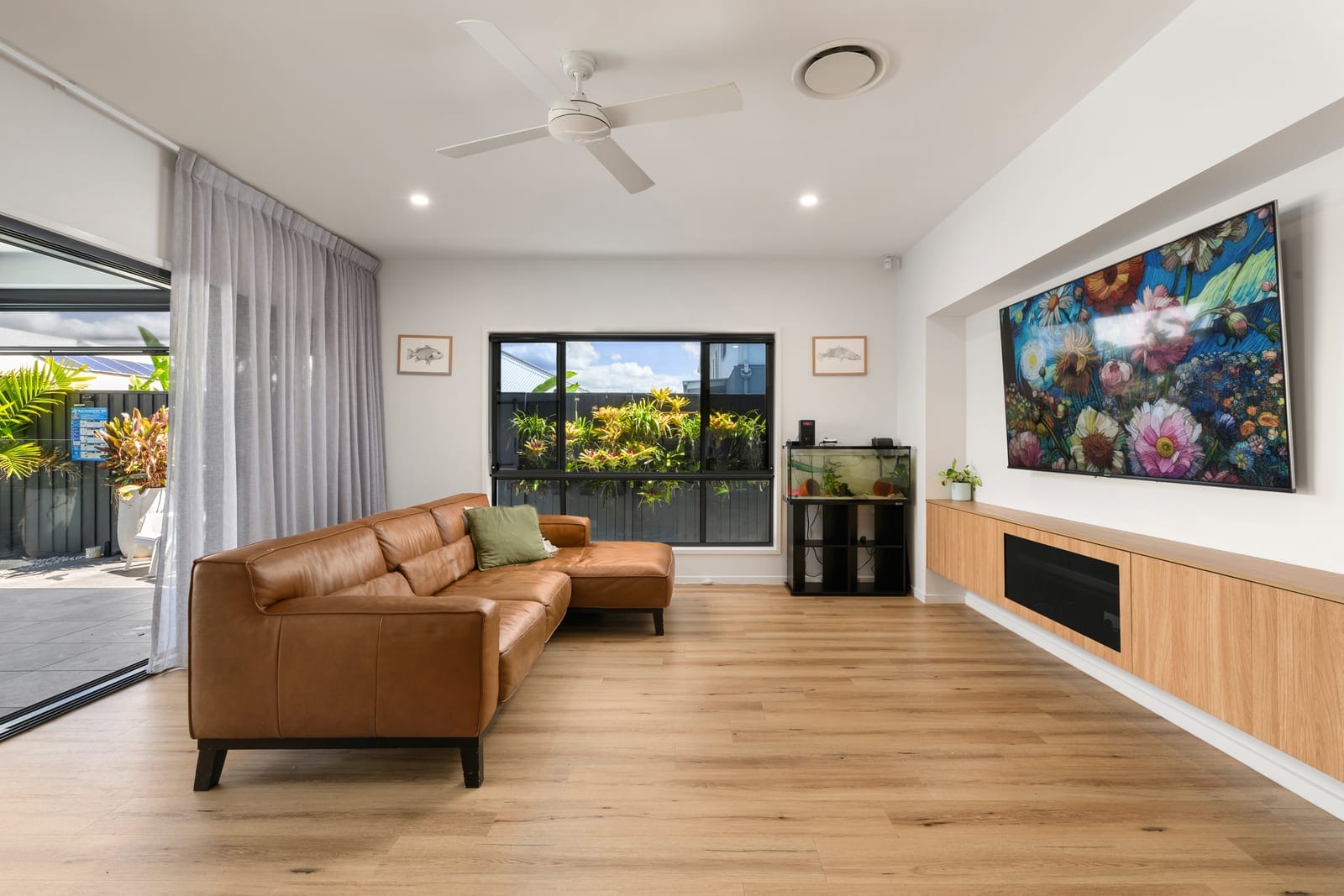 Resort-Inspired Family Living with Space to Spare