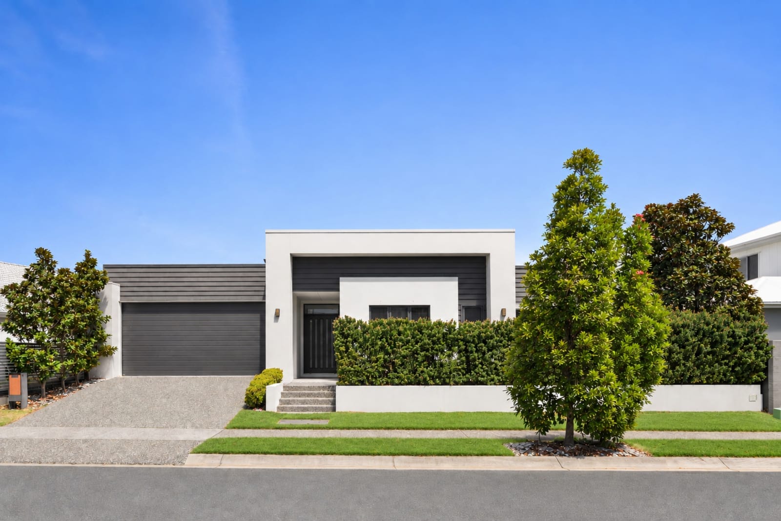 Resort-Inspired Family Living with Space to Spare