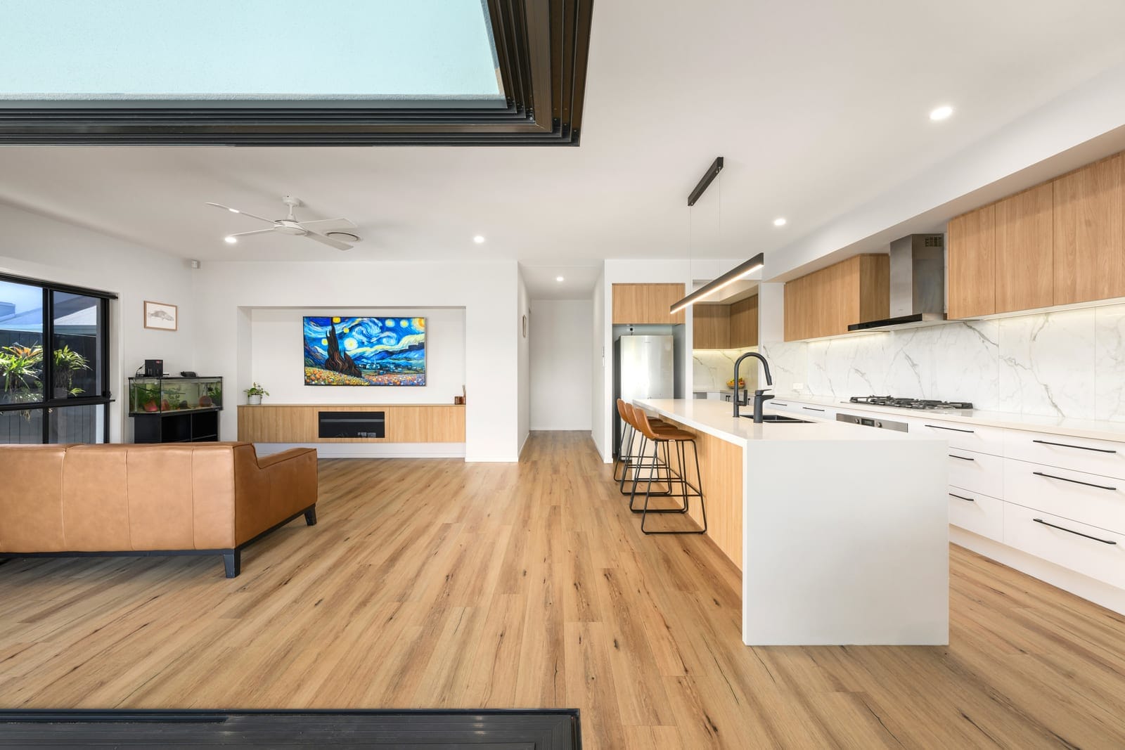Resort-Inspired Family Living with Space to Spare