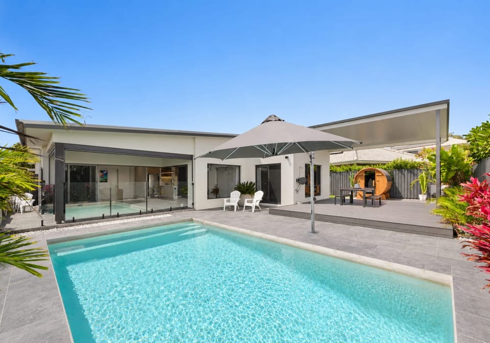 Resort-Inspired Family Living with Space to Spare