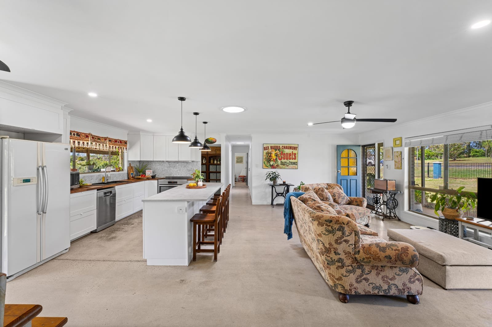 Acreage Living, Mountain Views & Endless Potential