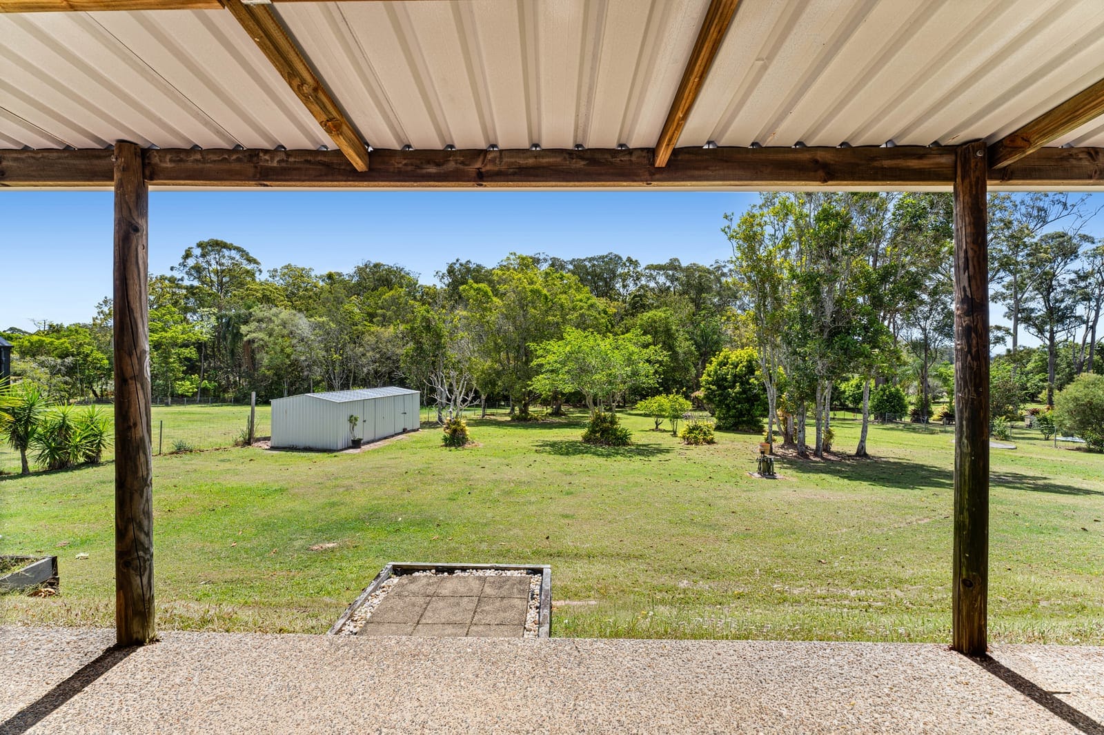 Acreage Living, Mountain Views & Endless Potential