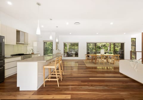 Elevated Northerly Outlook: Designer Residence on Private Acreage