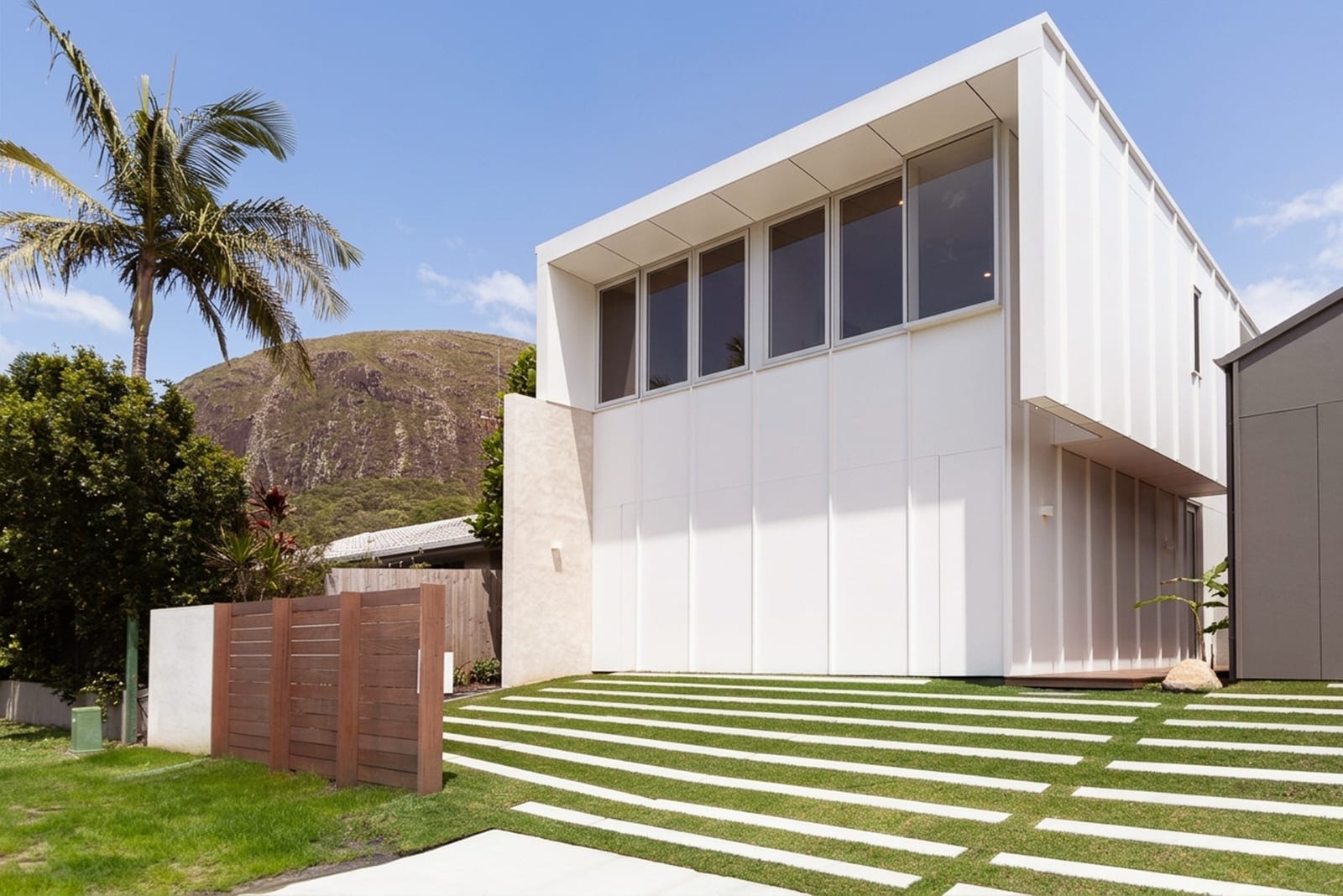 A New Chapter in Contemporary Coastal Living