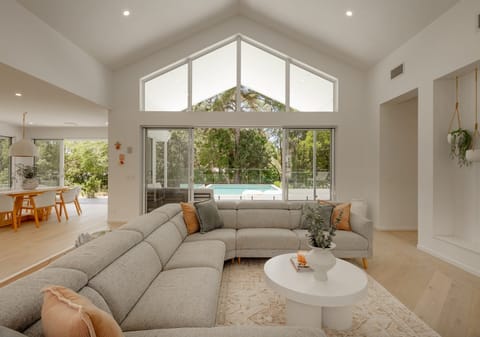Acreage to Ocean: Best of Both Worlds!