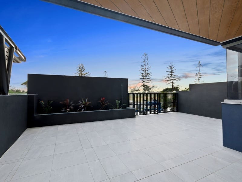 I Want It All – Size, View, Alfresco Living!