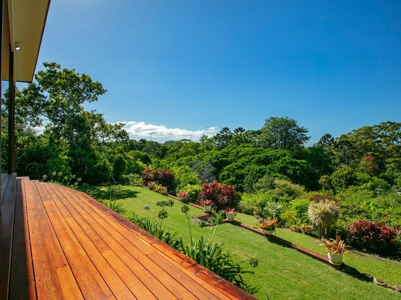 “Shady Tree" - First time offered for nearly sixty years - one family, 4 generations - This is TRUE BUDERIM!
