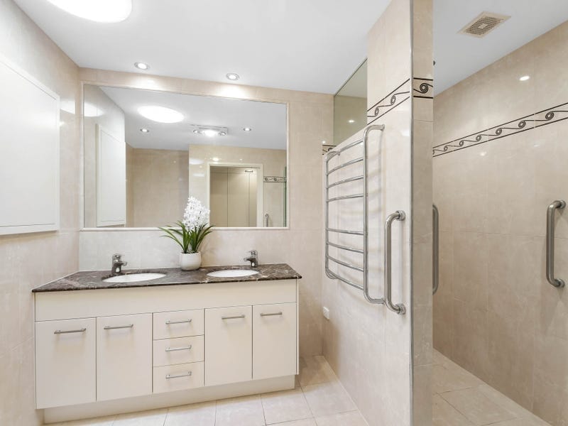 Luxury, Location, Lifestyle Penthouse Perfection!
