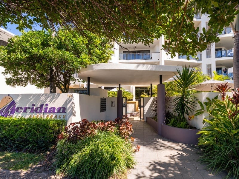 Luxury, Location, Lifestyle Penthouse Perfection!