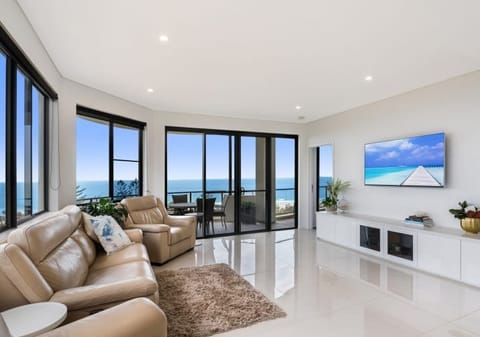 Luxury, Location, Lifestyle Penthouse Perfection!