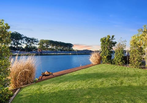 Northern Exposure, Waterfront Bliss!