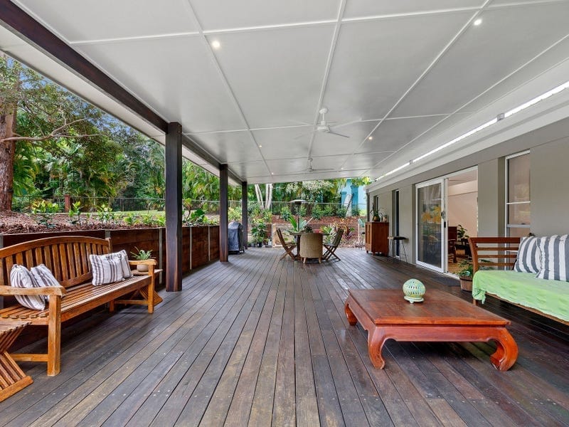 Elegant Entertainer on 1¾ Acres!
