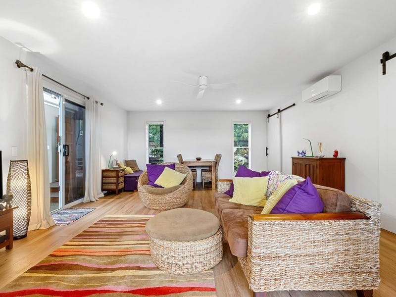 Elegant Entertainer on 1¾ Acres!