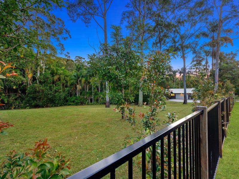 Elegant Entertainer on 1¾ Acres!