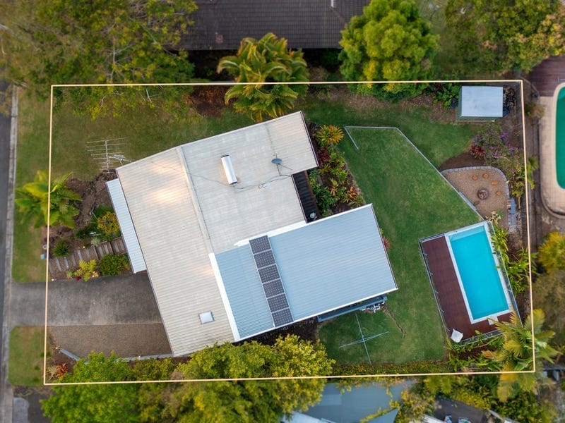Peaceful, Ocean Views, Dual Living!