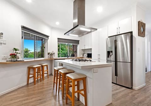 ¼ Acre, Family Perfection!