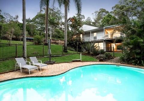 Rainforest Charmer: Private, Peaceful, Picturesque!
